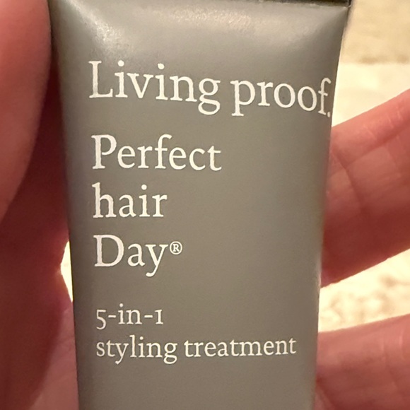 Living Proof Perfect Hair Day 5-in-1 Styling Treatment - Travel Size - Picture 2 of 6
